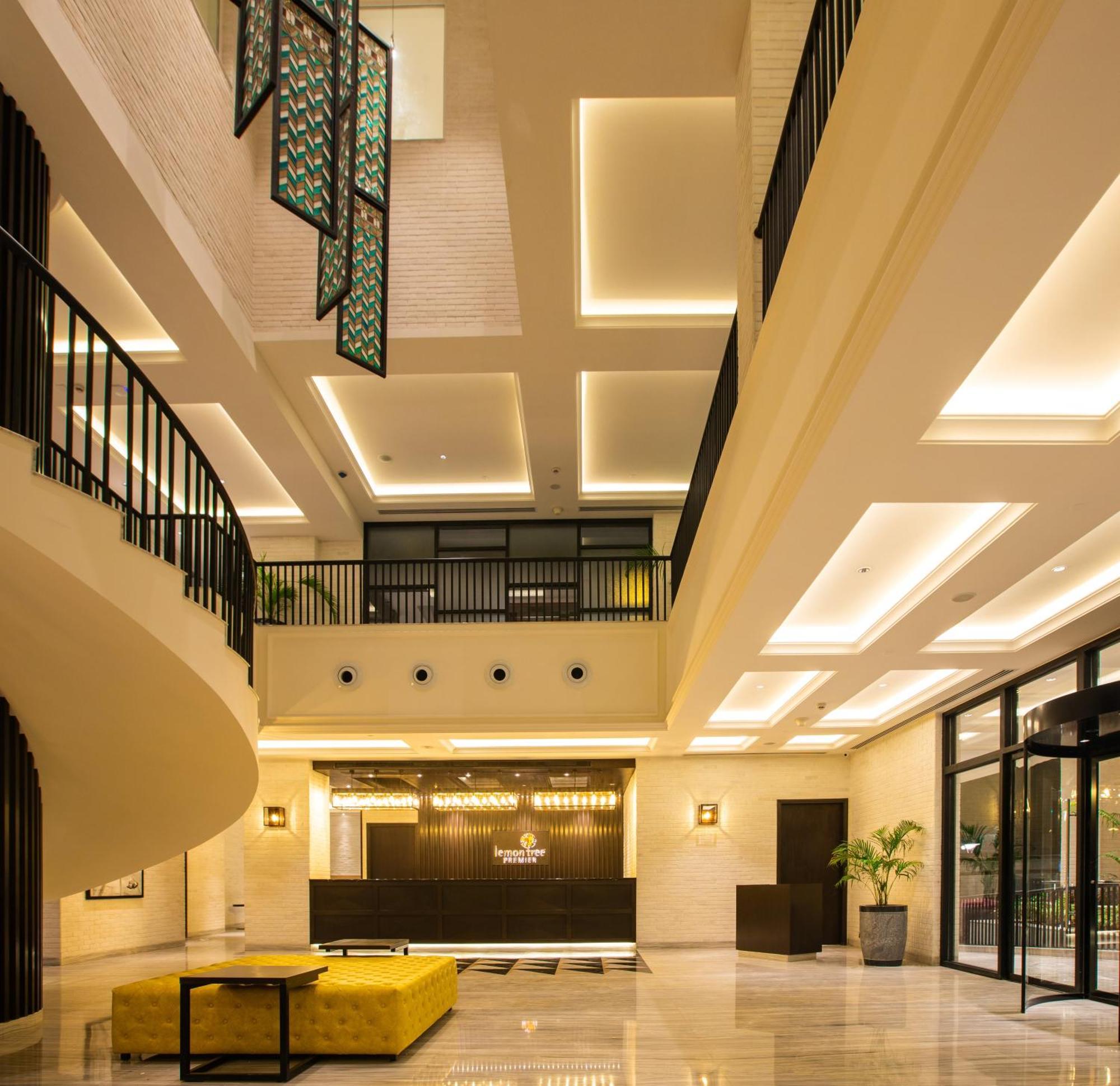 Lemon Tree Premier City Center פונה מראה חיצוני תמונה