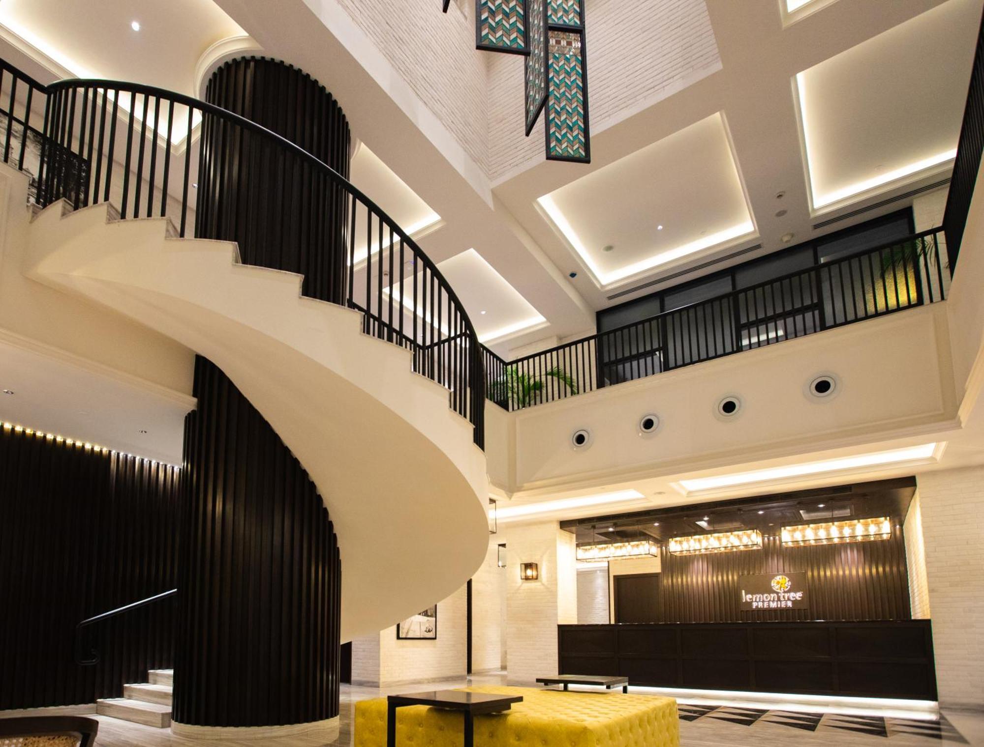 Lemon Tree Premier City Center פונה מראה חיצוני תמונה